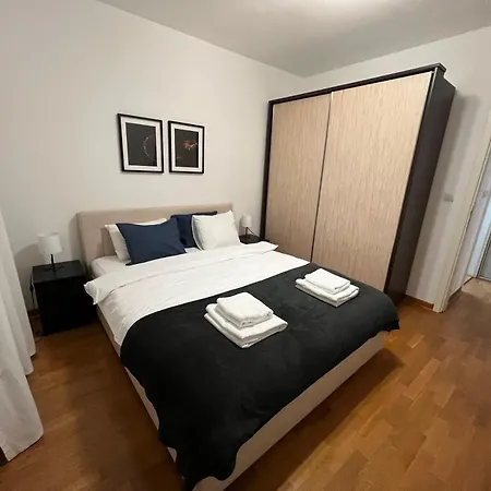 Belville View Apartmán *